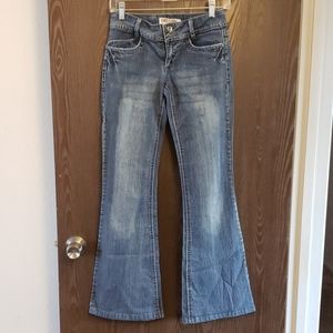 Any item from my closet with a🌹is 5 for $20!  Size 1 flared jeans